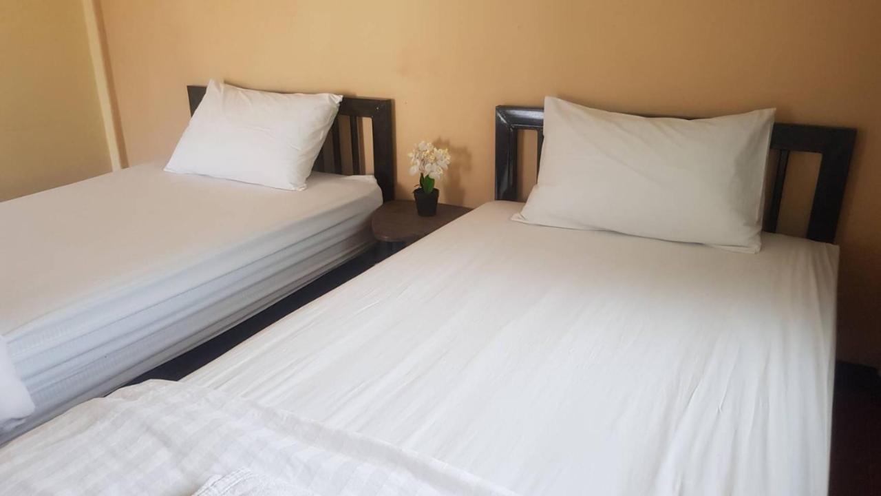 P.L.P Guesthouse - Mae Hong Son Ngoại thất bức ảnh