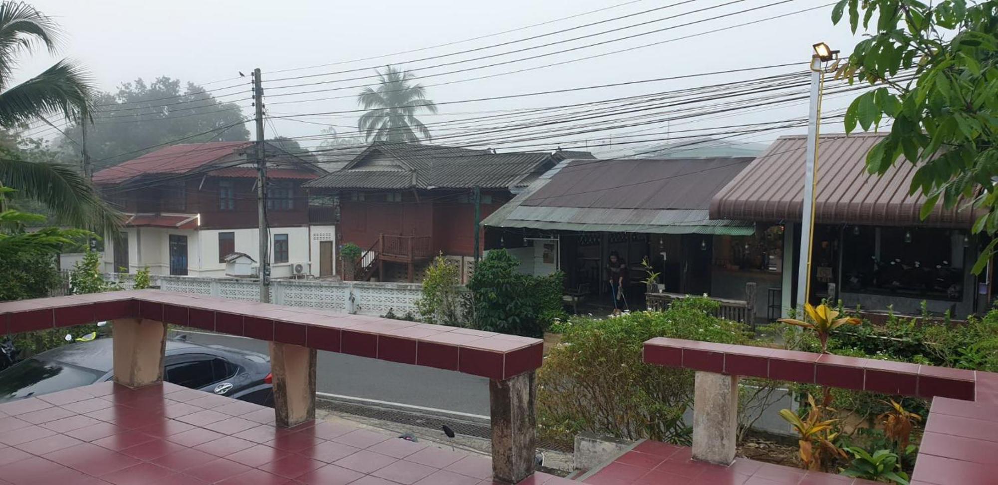 P.L.P Guesthouse - Mae Hong Son Ngoại thất bức ảnh